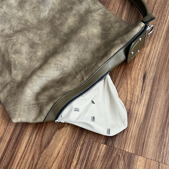 Coco + Carmen Large Tote Bag - Picture 4 of 6